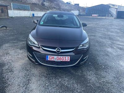 Gebraucht Opel Astra 140 PS (102 kW) 2013 Braun Kombi