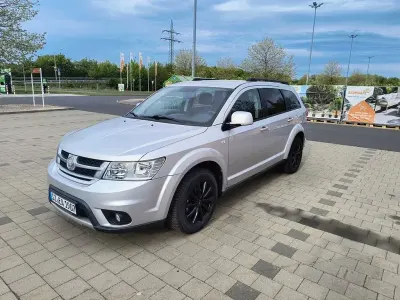 Gebraucht Fiat Freemont 140 PS (102 kW) 2011 Silber SUV