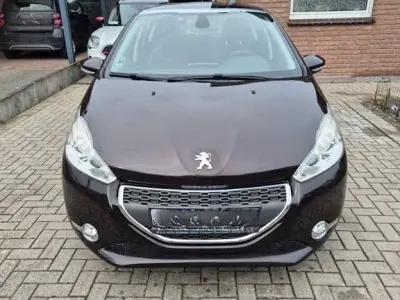 Gebraucht Peugeot 208 Allure 92 PS (67 kW) 2013 Braun Kleinwagen