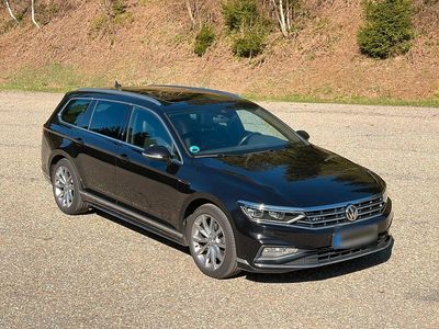 Usata VW Passat R-line 190 CV (139 kW) 2019 Nero Station wagon