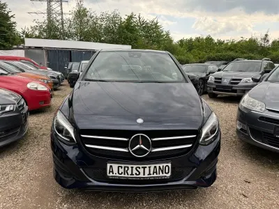 Gebraucht Mercedes B180 109 PS (80 kW) 2018 Blau Kleinwagen