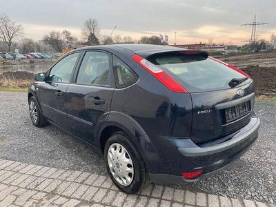 Gebraucht Ford Focus Trend 101 PS (74 kW) 2006 Blau Limousine