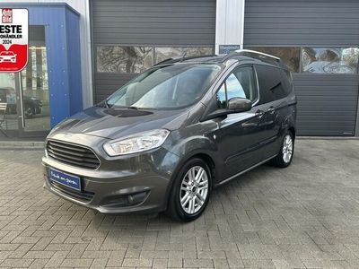 Grau (magneticgrau) Gebraucht 2015 Ford Tourneo Courier Van / Kleinbus | 10.480 € (Etwas zu teuer)