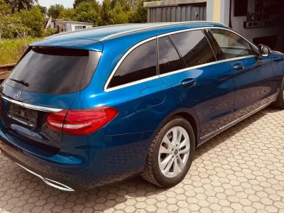 Gebraucht Mercedes C220 170 PS (125 kW) 2017 Blau Kombi