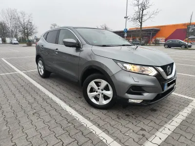 Gebraucht Nissan Qashqai 116 PS (85 kW) 2018 Grau SUV