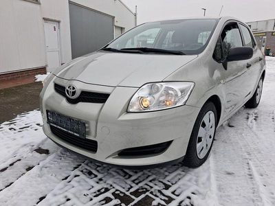 Beige Gebraucht 2009 Toyota Auris Limousine | 4.199 € (Fairer Preis)