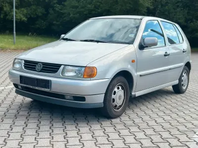 Brugt VW Polo Basis 60 HK (44 kW) 1998 Sølv Hatchback