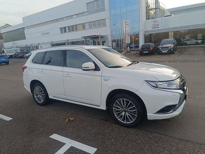 Gebraucht Mitsubishi Outlander P-HEV 135 PS (99 kW) 2020 Weiß Kombi
