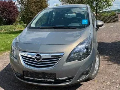 Używany Opel Meriva Innovation 140 KM (102 kW) 2011 Andere farben Minivan
