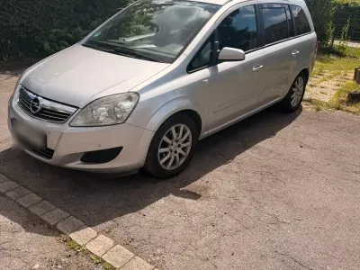 Gebraucht Opel Zafira 110 PS (80 kW) 2008 Silber Van / Kleinbus