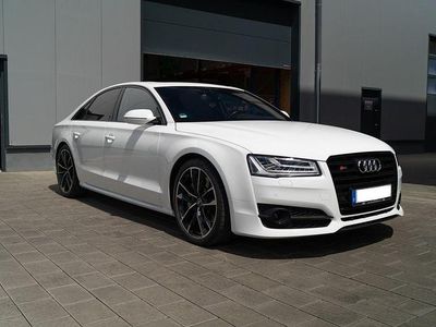 Audi S8 plus