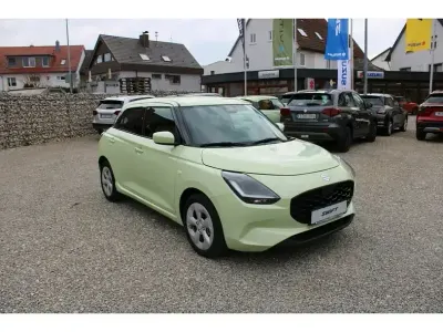 Neu Suzuki Swift Comfort 83 PS (61 kW) 2026 Gelb Kleinwagen
