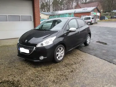 Gebraucht Peugeot 208 92 PS (67 kW) 2013 Schwarz Kleinwagen