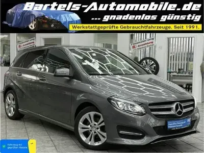 Gebraucht Mercedes B200 Urban 156 PS (114 kW) 2016 Mountaingrau  met. Kleinwagen
