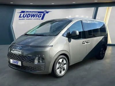 Gebraucht Hyundai Staria Prime 177 PS (130 kW) 2024 Grau Van / Kleinbus