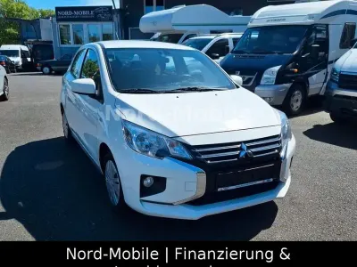 Begagnad Mitsubishi Space Star Select 71 HK (52 kW) 2024 Vit Halvkombi