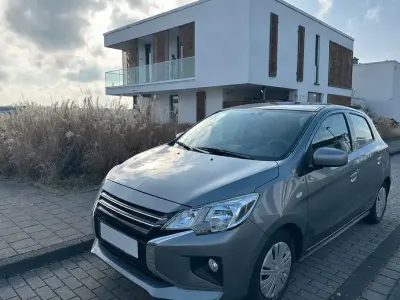 Begagnad Mitsubishi Space Star Select 71 HK (52 kW) 2023 Grå Halvkombi