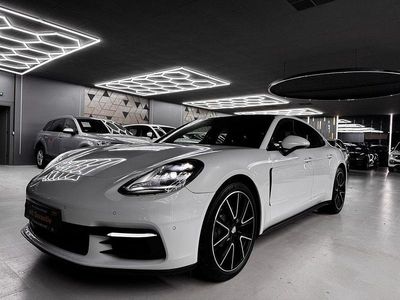 Weiß Gebraucht 2018 Porsche Panamera Turbo Sport Limousine | 54.990 €