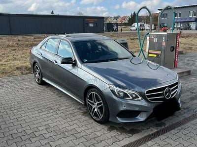 Gebraucht Mercedes E250 204 PS (150 kW) 2016 Grau Limousine