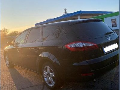 Schwarz Gebraucht 2010 Ford Mondeo Kombi | 2.400 € (Fairer Preis)