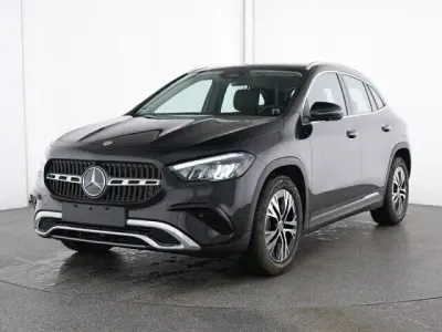 Gebraucht Mercedes GLA200 Advanced 163 PS (119 kW) 2025 lack kosmosschwarz SUV