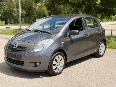 Gebraucht Toyota Yaris 69 PS (50 kW) 2008 Grau Kleinwagen