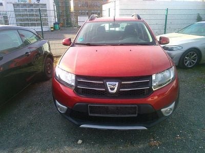 Second-hand Dacia Sandero Prestige 90 CP (66 kW) 2014 Roșu Berlinǎ