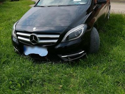 Mercedes B200