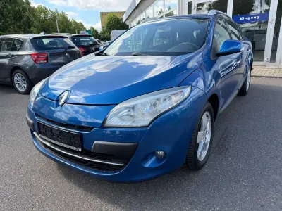 Gebraucht Renault Mégane GrandTour Dynamique 110 PS (80 kW) 2011 Blau Kombi