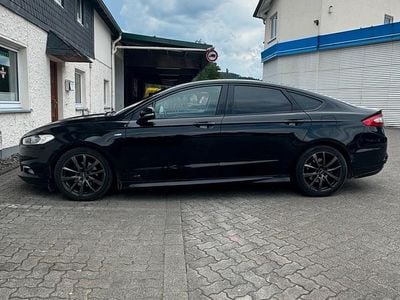 Schwarz Gebraucht 2017 Ford Mondeo ST-Line Limousine | 11.000 € (Fairer Preis)