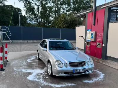 Gebraucht Mercedes E320 204 PS (150 kW) 2005 Silber Limousine