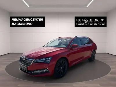 Gebraucht Skoda Superb Style 218 PS (160 kW) 2022 Velvetrot metallic Kombi
