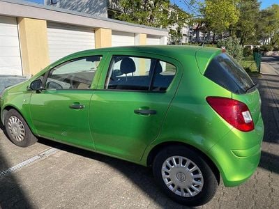 Begagnad Opel Corsa Selection 69 HK (50 kW) 2014 Grön Halvkombi