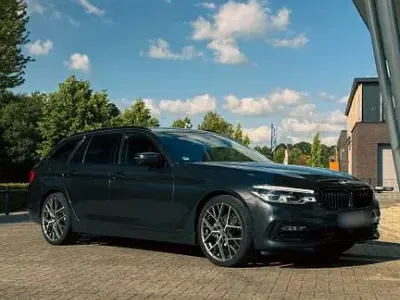 Gebraucht BMW 520 Luxury Line 190 PS (139 kW) 2018 Grau Kombi