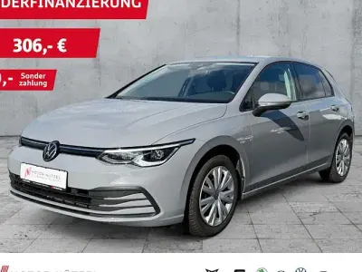 Brugt VW Golf VIII Life 150 HK (110 kW) 2022 Grå Sedan
