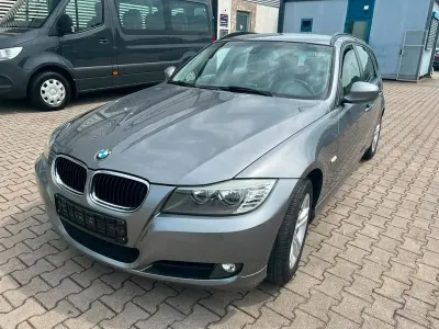 Gebraucht BMW 318 143 PS (105 kW) 2011 Grau Kombi