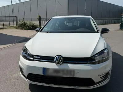Gebraucht VW e-Golf 100 kW (136 PS) 2018 Weiß Kleinwagen