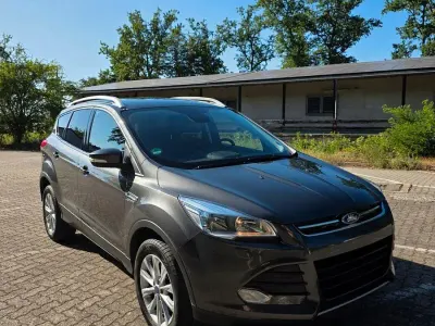 Gebraucht Ford Kuga Titanium 180 PS (132 kW) 2016 Braun SUV