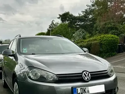 Gebraucht VW Golf VI 105 PS (77 kW) 2010 Grau Kleinwagen