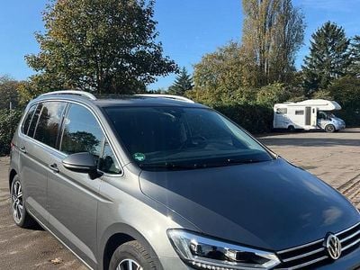 Gebraucht VW Touran Highline 150 PS (110 kW) 2019 Silber Van / Kleinbus
