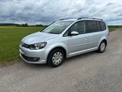 Gebraucht VW Touran Comfortline 105 PS (77 kW) 2012 Silber Van / Kleinbus