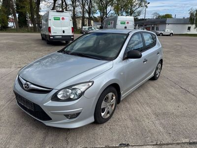 gebraucht Hyundai i30 blue 1.4 Comfort Comfort