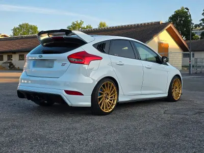 Gebraucht Ford Focus ST 250 PS (183 kW) 2017 Weiß Limousine