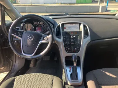 Gebraucht Opel Astra Edition 165 PS (121 kW) 2013 Schwarz Kombi