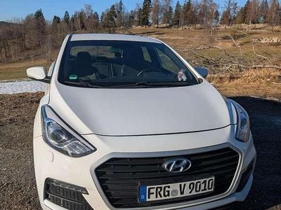 Gebraucht Hyundai i30 Turbo 186 PS (136 kW) 2017 Weiß Limousine