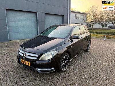Gebraucht Mercedes B180 Ambition 122 PS (89 kW) 2011 Schwarz Van / Kleinbus