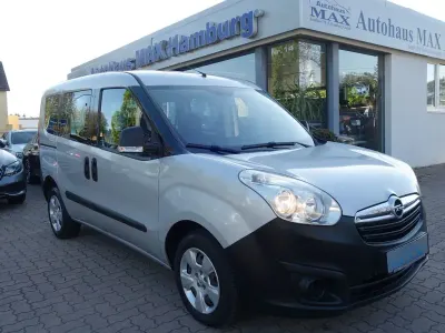 Używany Opel Combo Selection 90 KM (66 kW) 2014 Srebrny Minivan