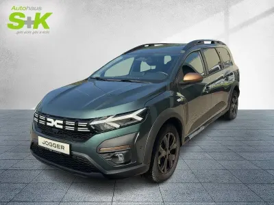 Gebraucht Dacia Jogger Extreme 110 PS (80 kW) 2024 Zedergrün (grün) Van / Kleinbus