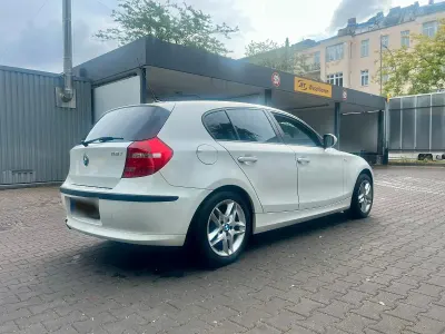 Gebraucht BMW 116 Sport Line 122 PS (89 kW) 2009 Weiß Kleinwagen