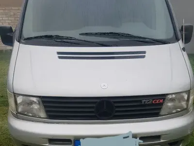 Usata Mercedes V220 122 CV (89 kW) 2000 Argento Monovolume